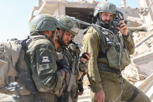 רק בגלל הרוח: כך שרדנו את סופת המשברים