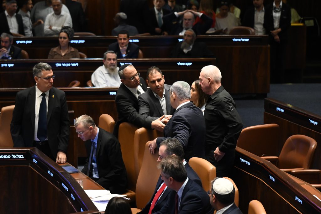 On Hate, Condescension and Political Extremism